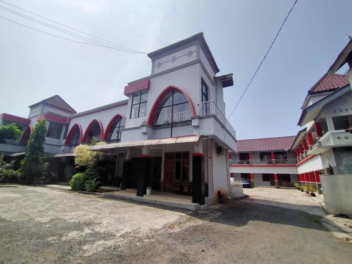 Hotel Asri Baru Purwokerto Exterior photo